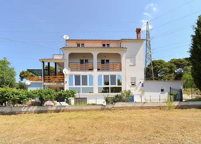 Apartments Dino 1355