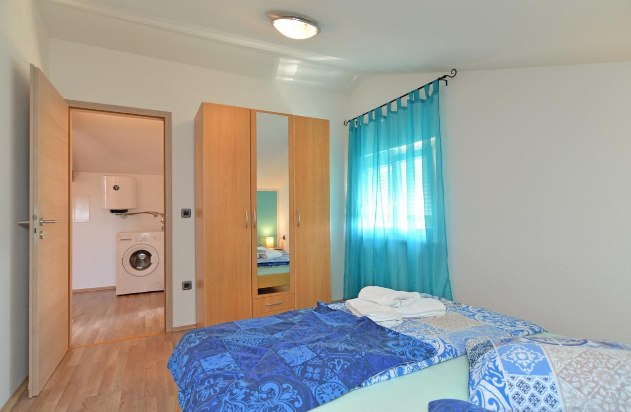Dino 1355 Apartmán *